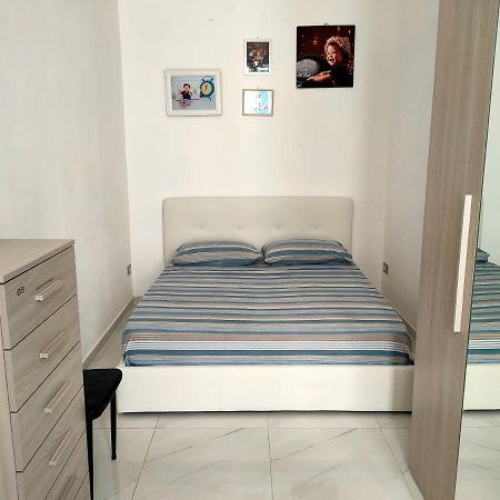 Appartamento Di Fronte Al Porto Turistico Cagliari Luaran gambar